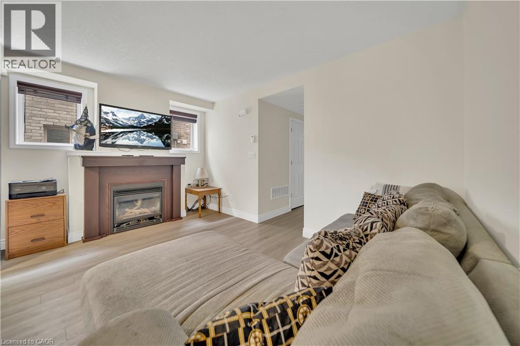 931 GLASGOW Street Unit# 14A