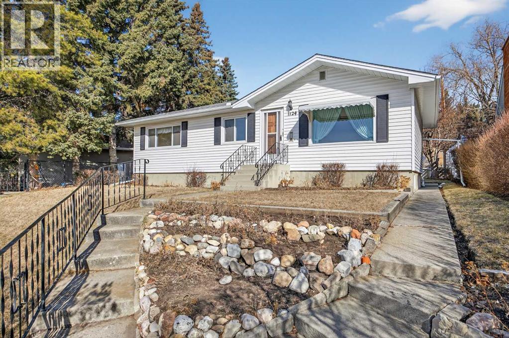1124 31 Avenue NW