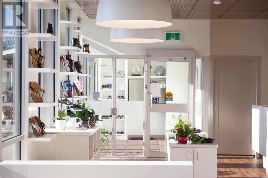 93 Notre Dame Avenue W Unit# 11-12