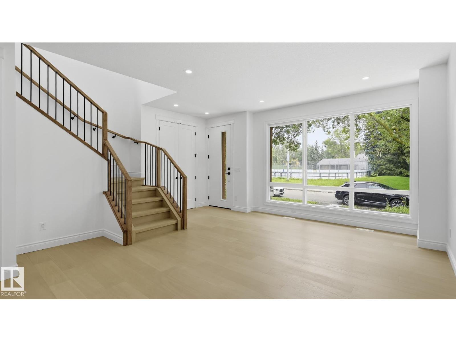 9226 94 ST NW