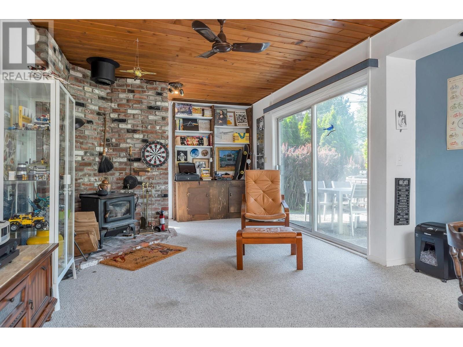 977 BELVEDERE DRIVE