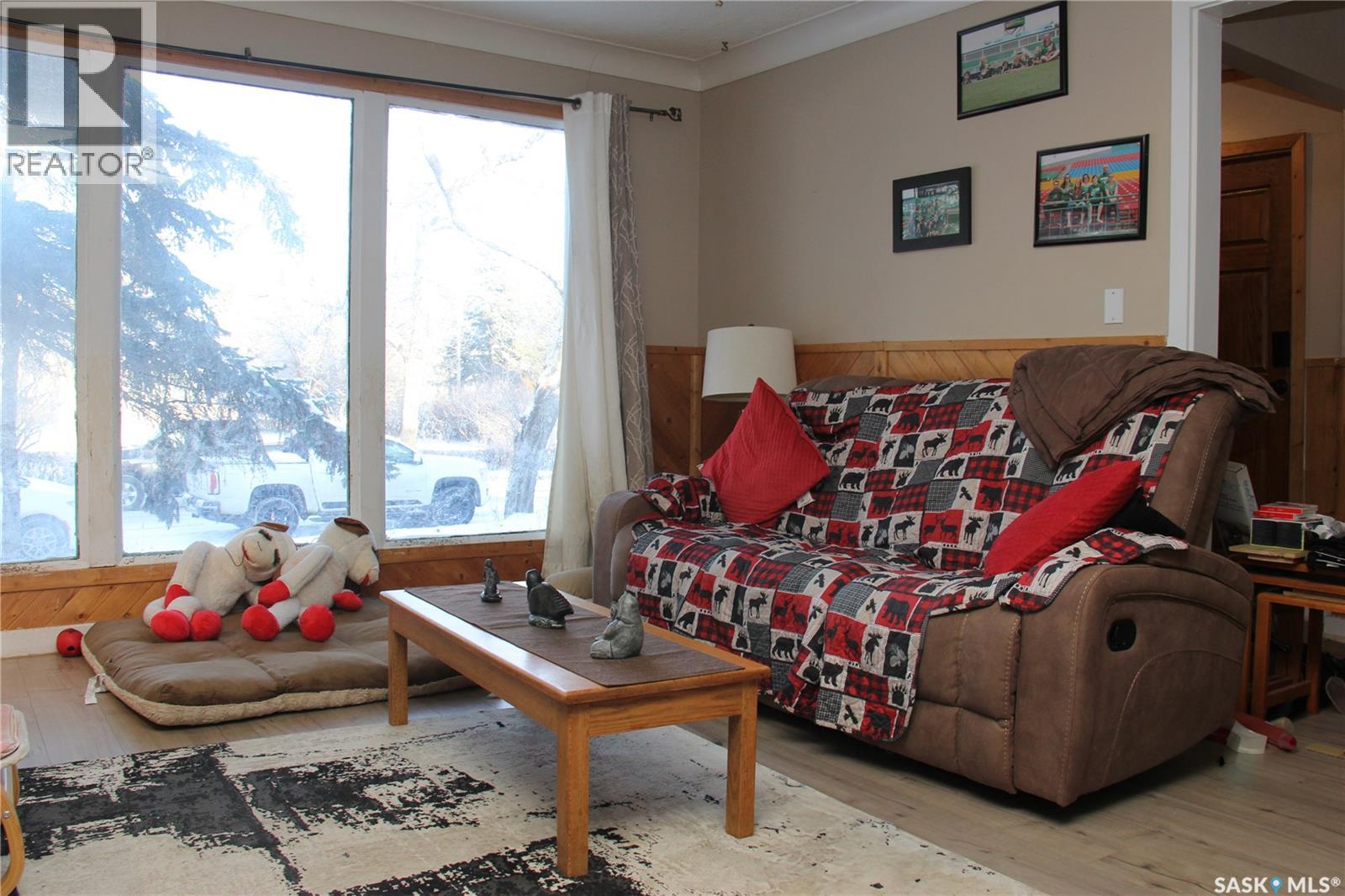 3205 Whitmore AVENUE