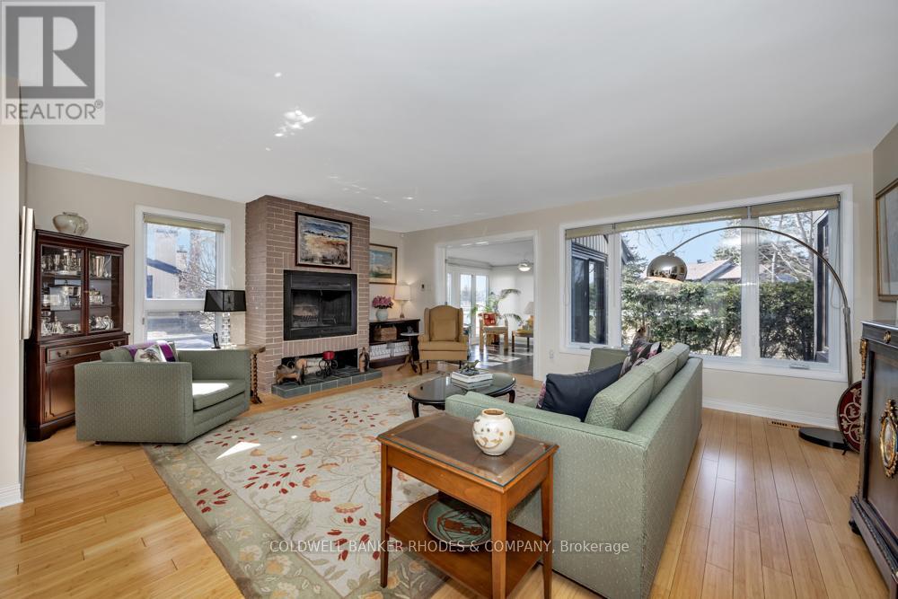 2 PEBBLE BEACH COURT