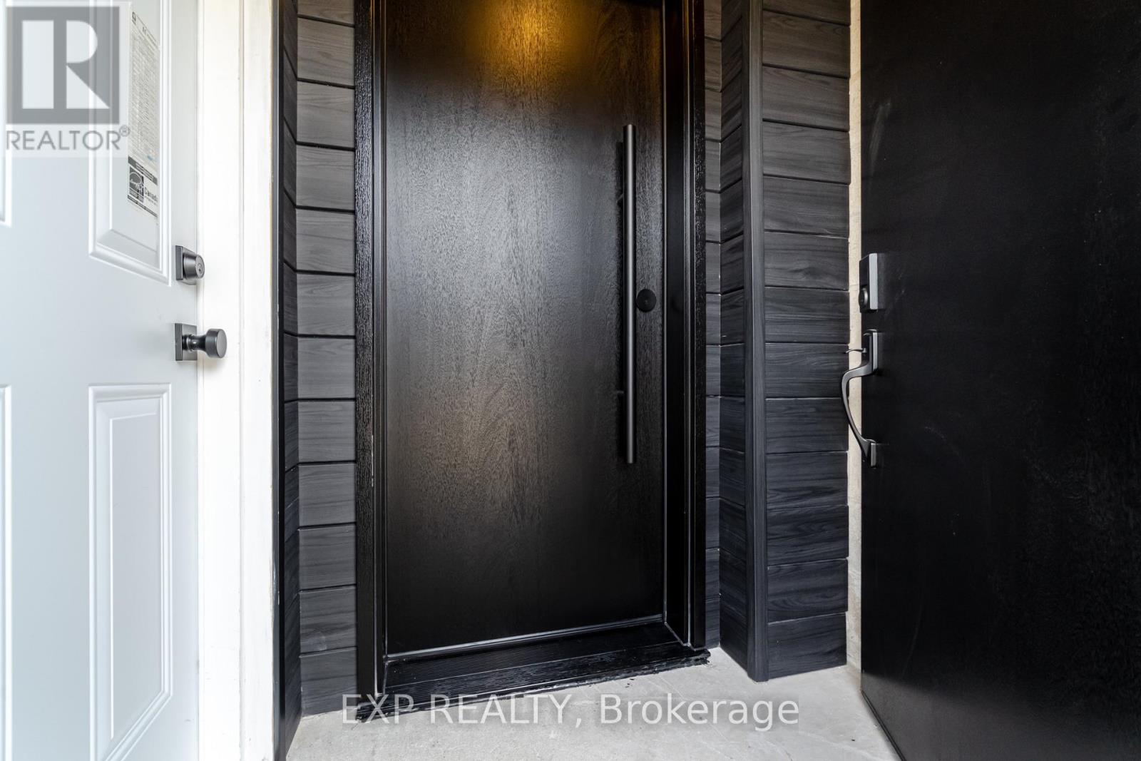 LANEWAY - 581 CRAWFORD STREET