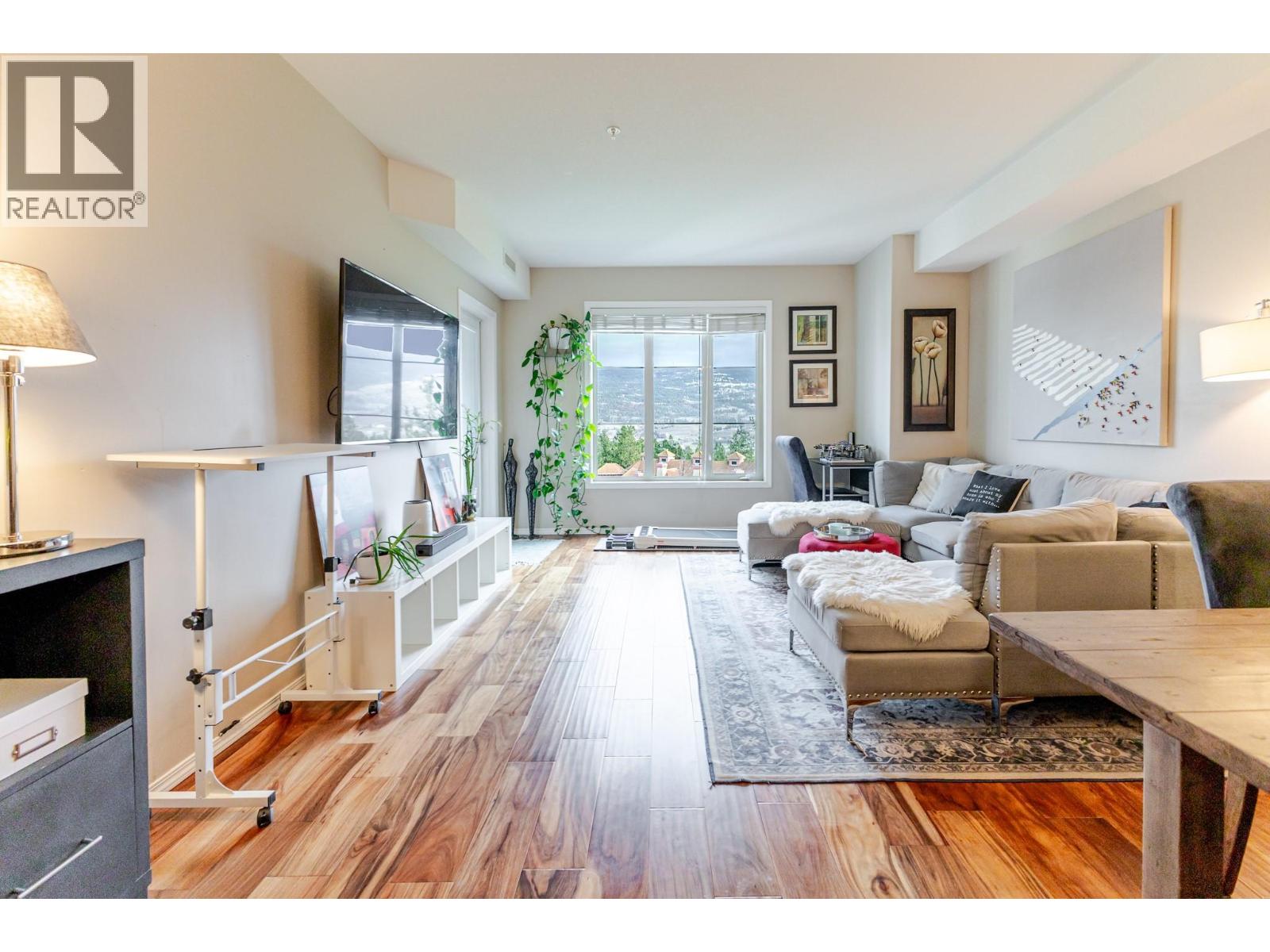 1875 Country Club Drive Unit# 1516