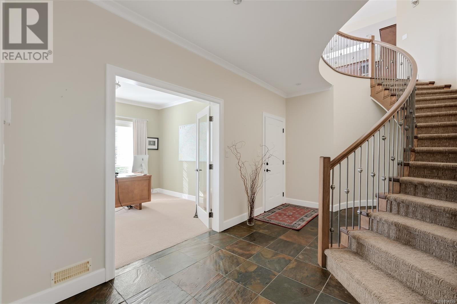 2125 Nicklaus Dr