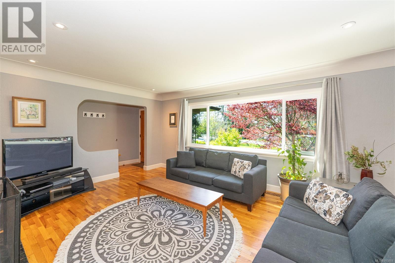 1584 Athlone Dr
