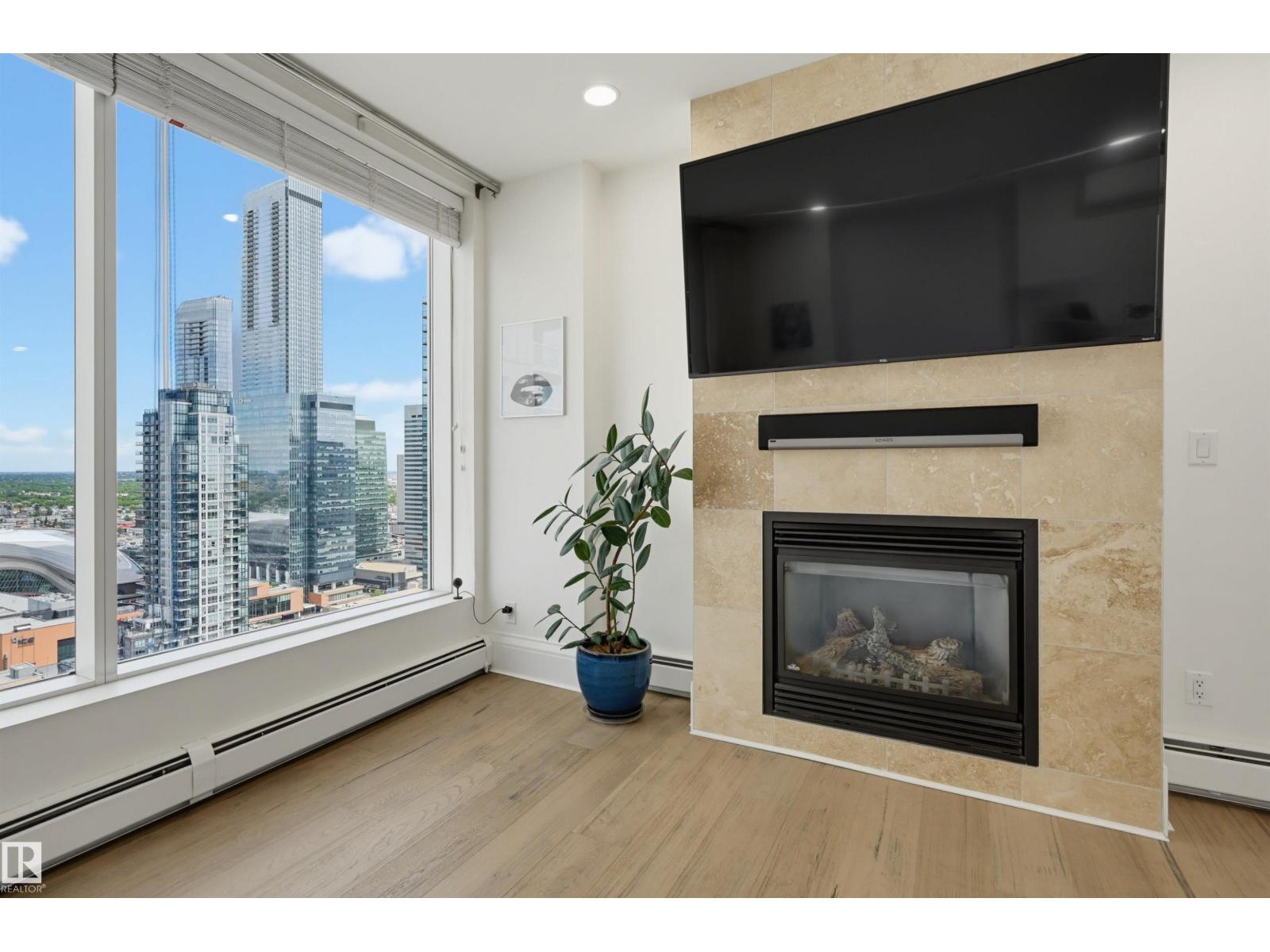 #2801 10136 104 ST NW