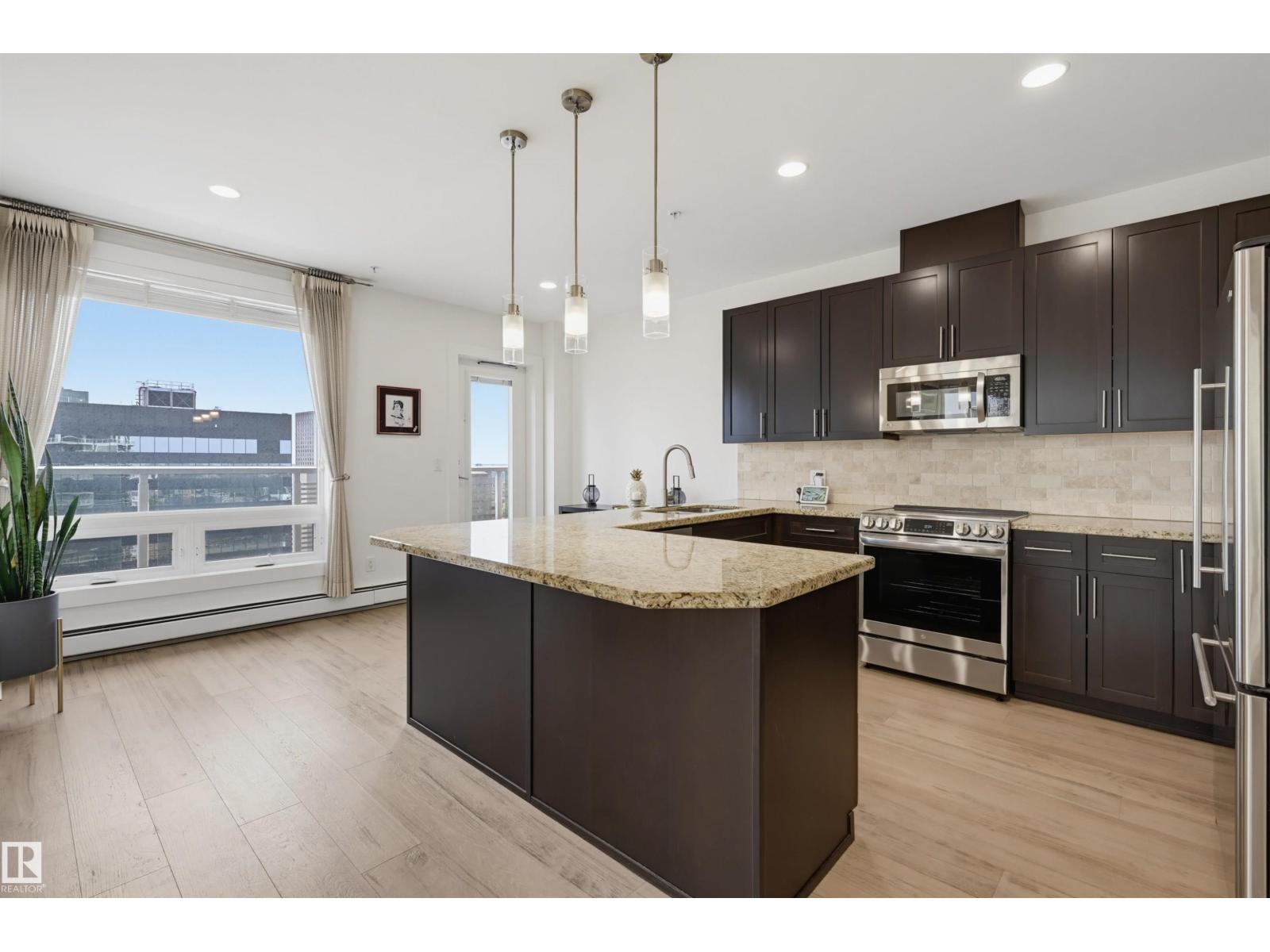 #2801 10136 104 ST NW