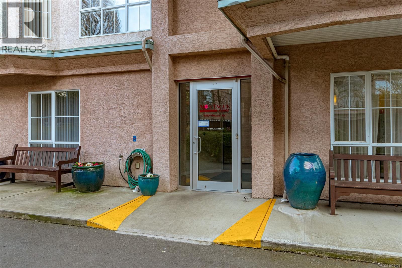 102 3133 Tillicum Rd