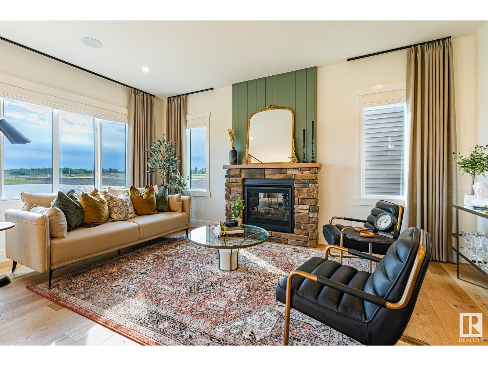18 EMERALD WY