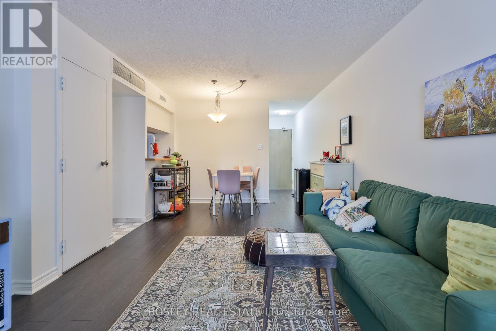 1008 - 1001 BAY STREET