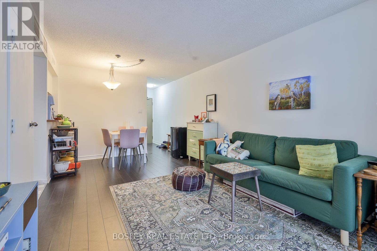 1008 - 1001 BAY STREET