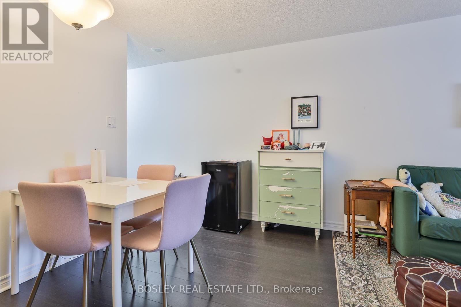 1008 - 1001 BAY STREET