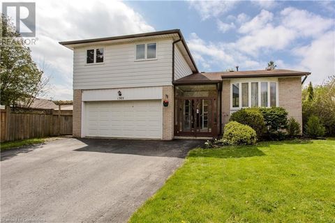 1305 ESTER Drive Burlington ON L7P1L2