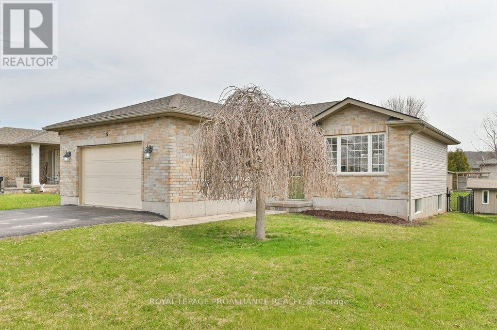 17 STONEGATE CRESCENT