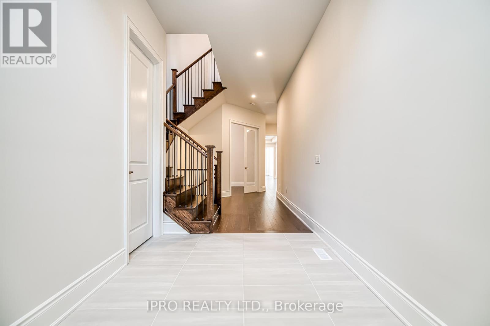 160 WINTHROP CRESCENT