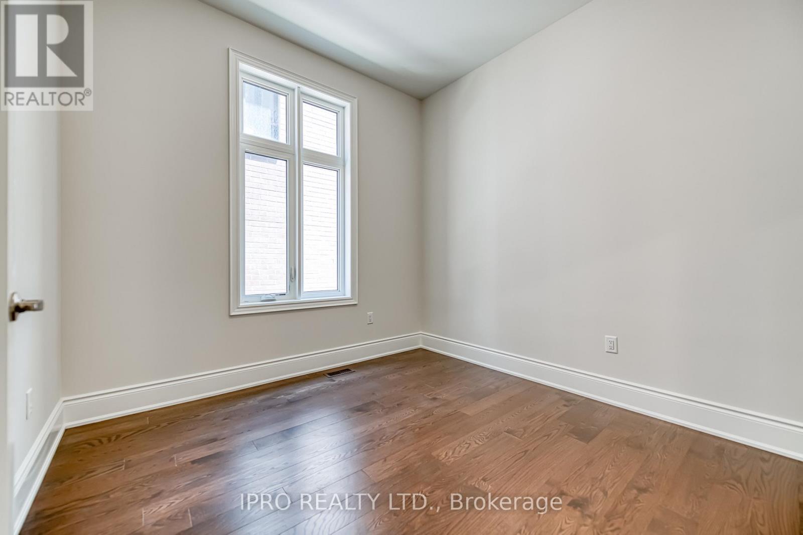 160 WINTHROP CRESCENT