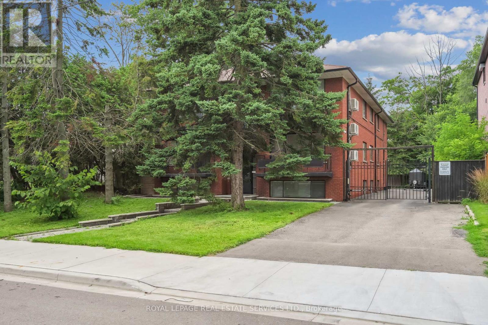 1 - 18 THIRTY THIRD STREET