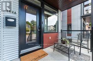 A - 142 A QUEEN MARY STREET