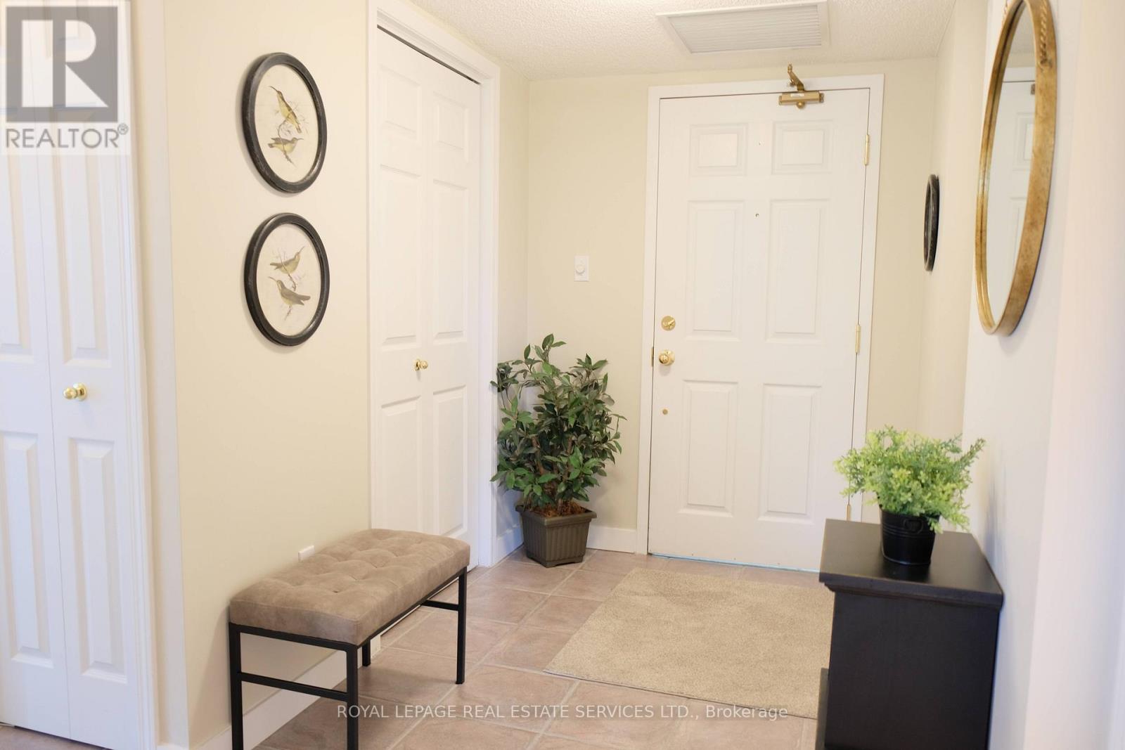 402 - 216C PLAINS ROAD W