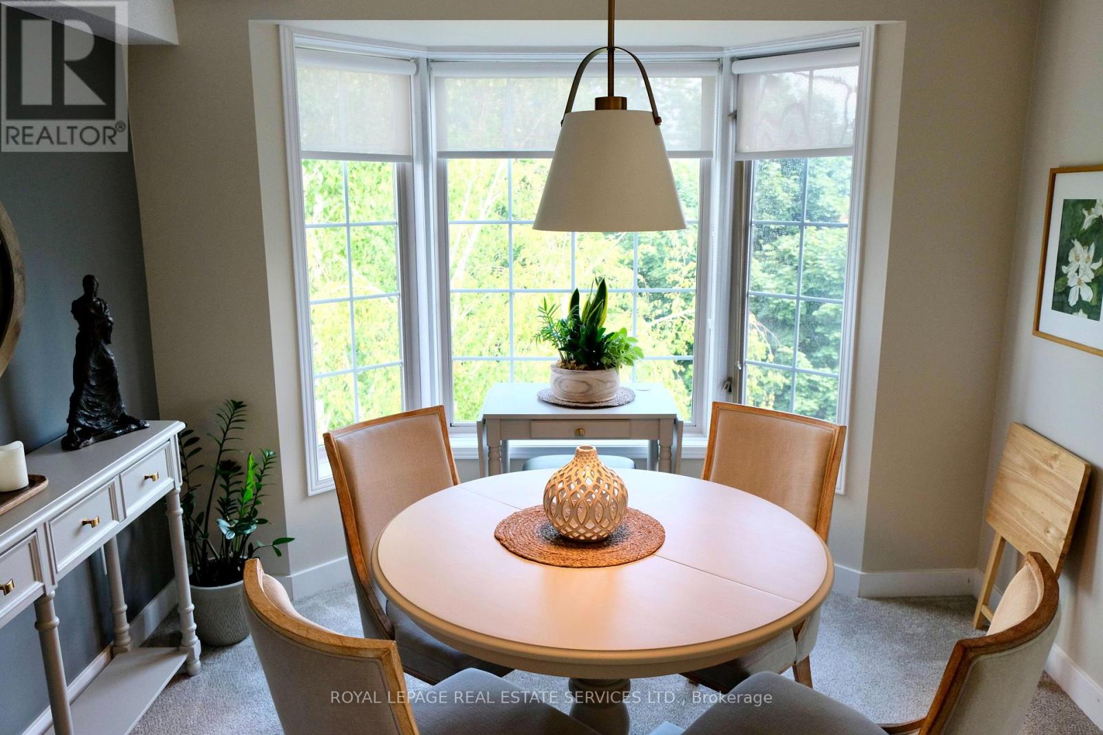 402 - 216C PLAINS ROAD W