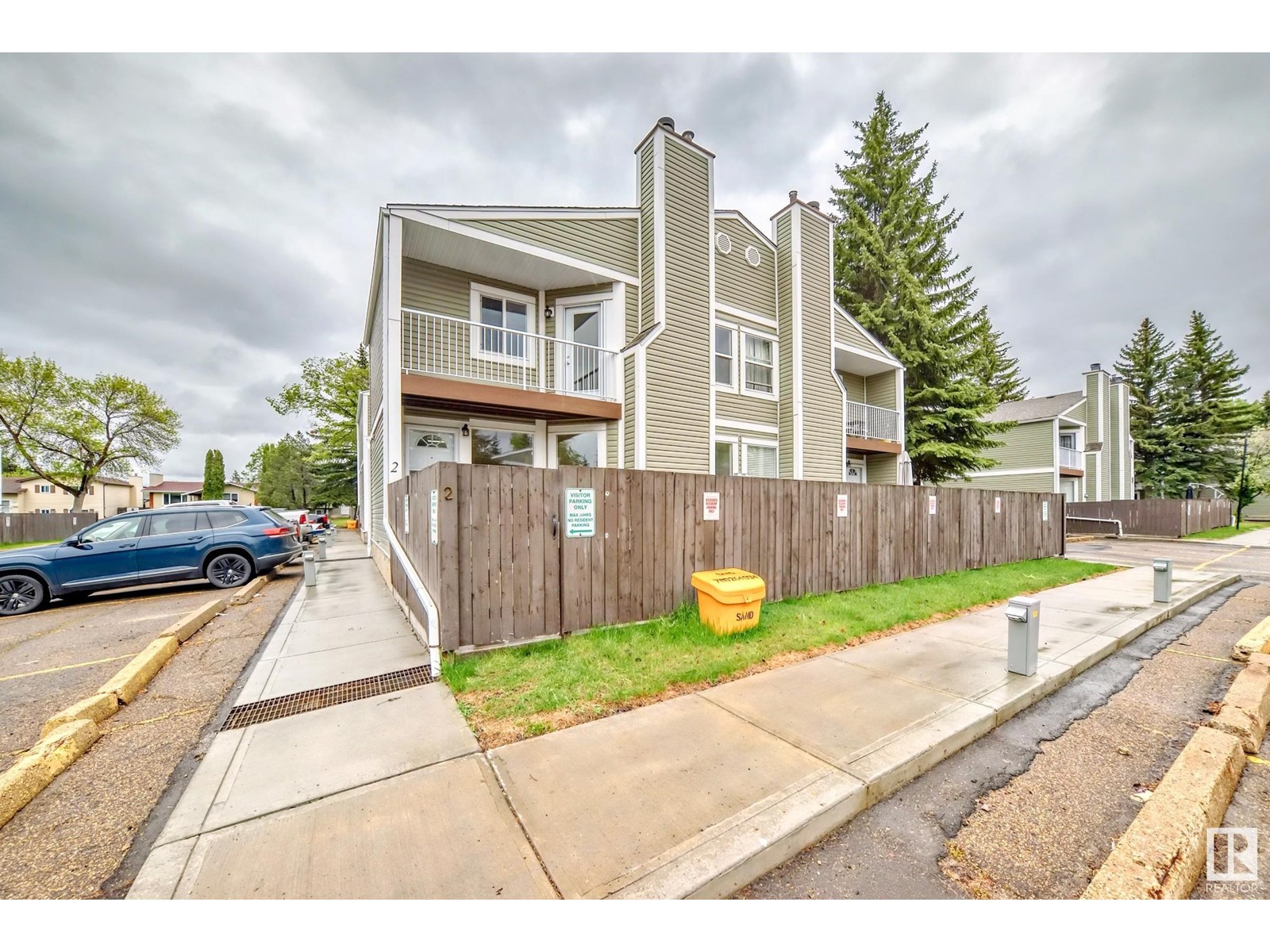 #2 1820 56 ST NW