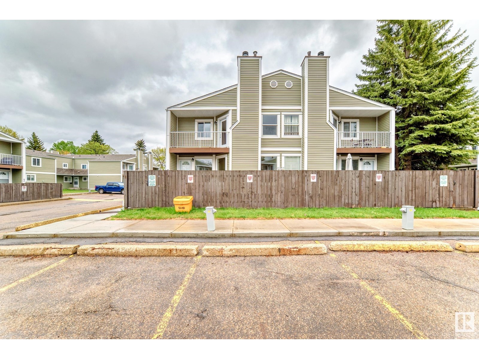 #2 1820 56 ST NW