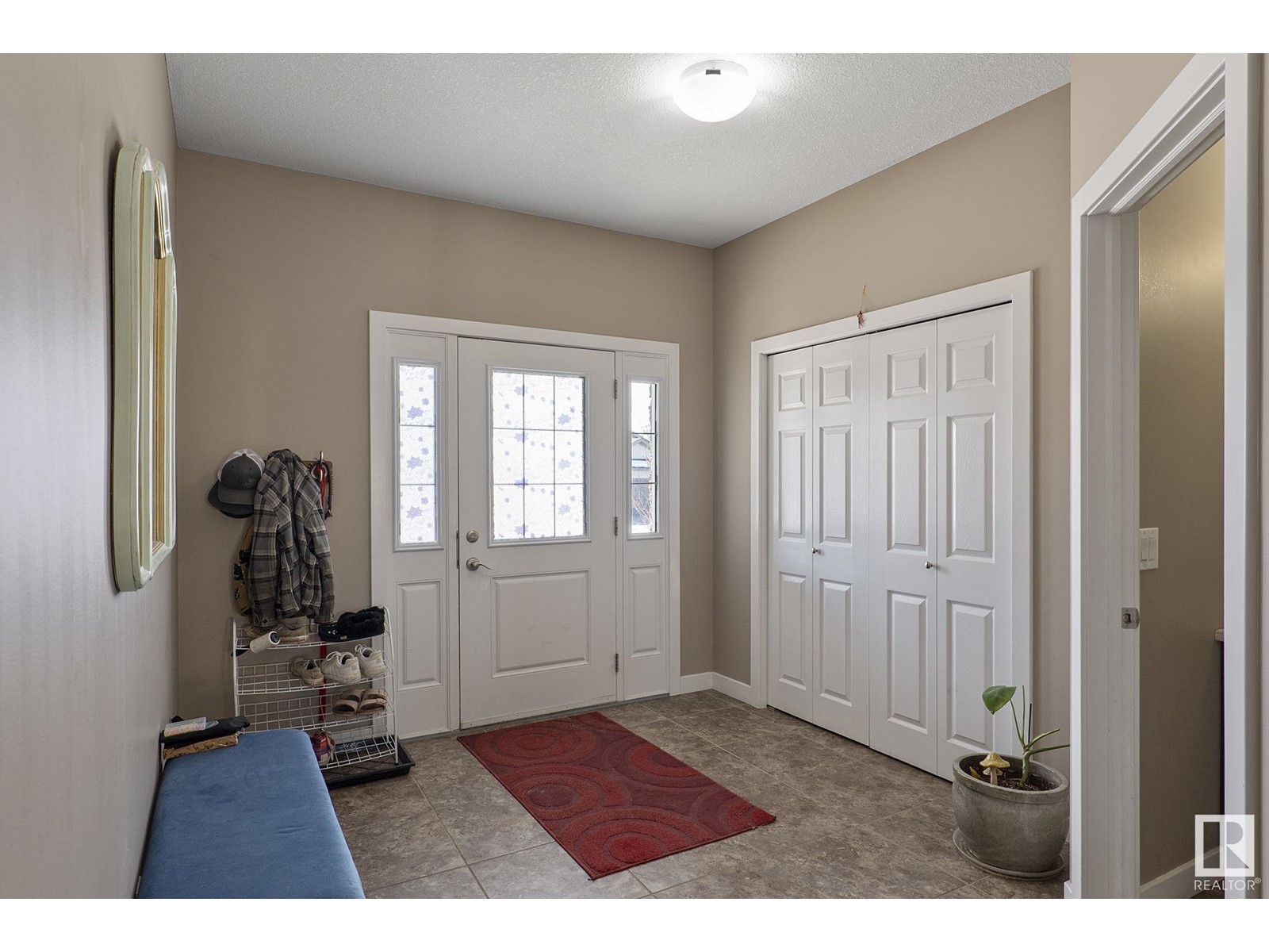 106 HILLDOWNS DR