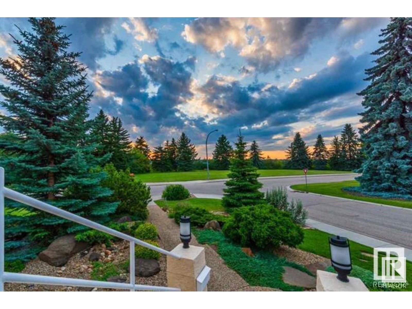 9045 Saskatchewan DR NW
