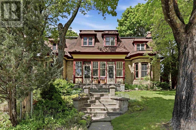 36 Herrick ST
