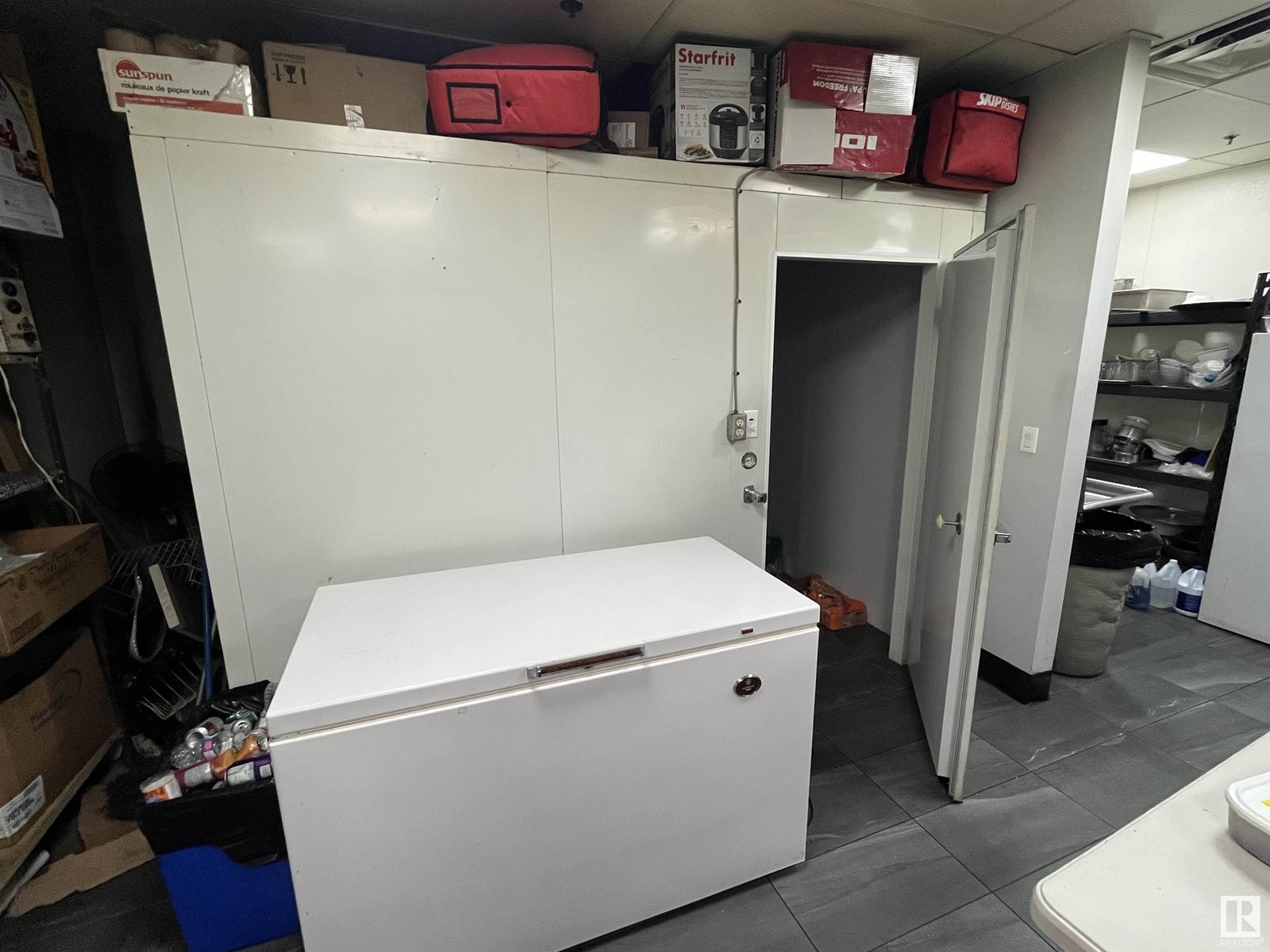 6550 170 AV NW