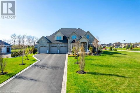 10 HARPER Boulevard Brantford ON N3T0E1