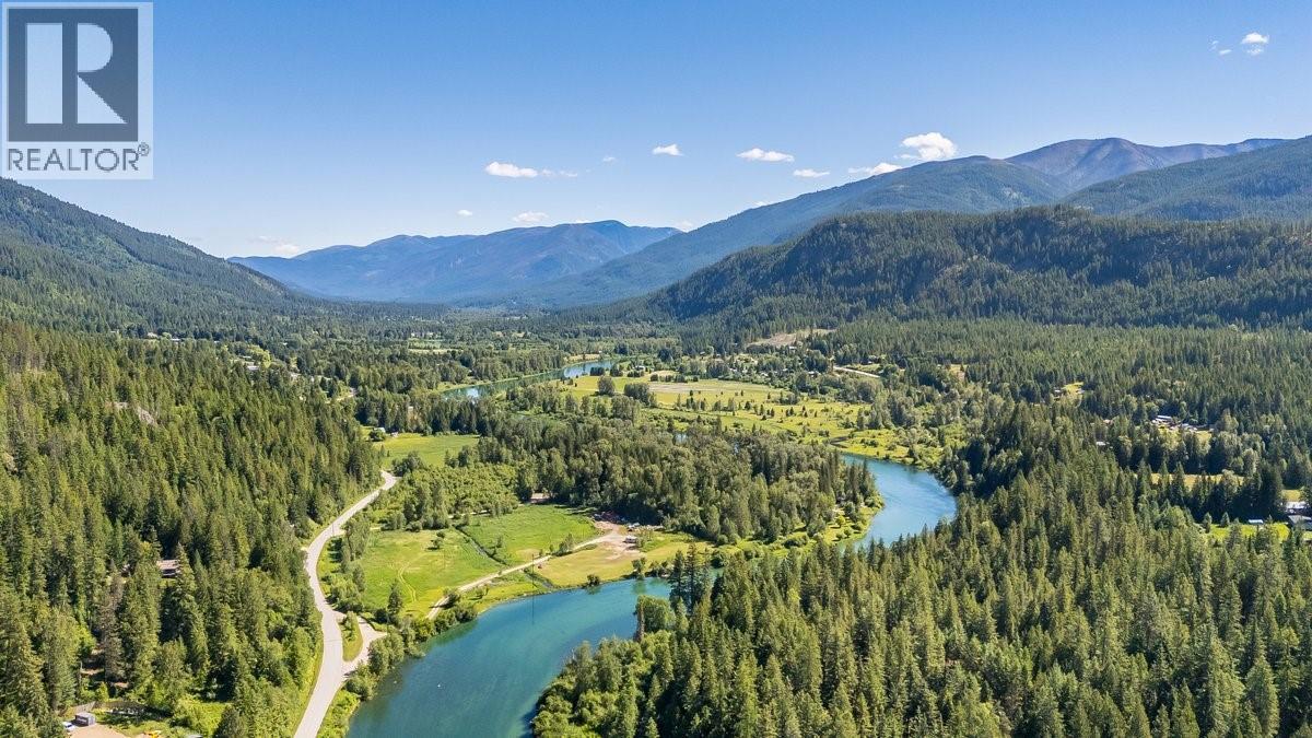 5875 SLOCAN RIVER Road