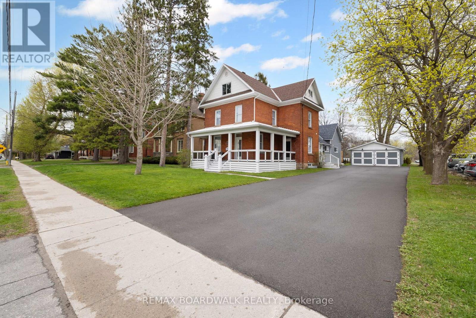 45 DRUMMOND STREET W