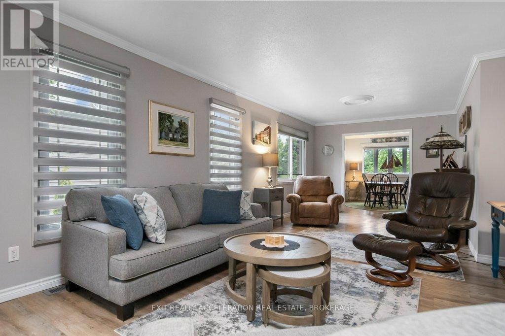 252 BRIDGE STREET W - Photo 4