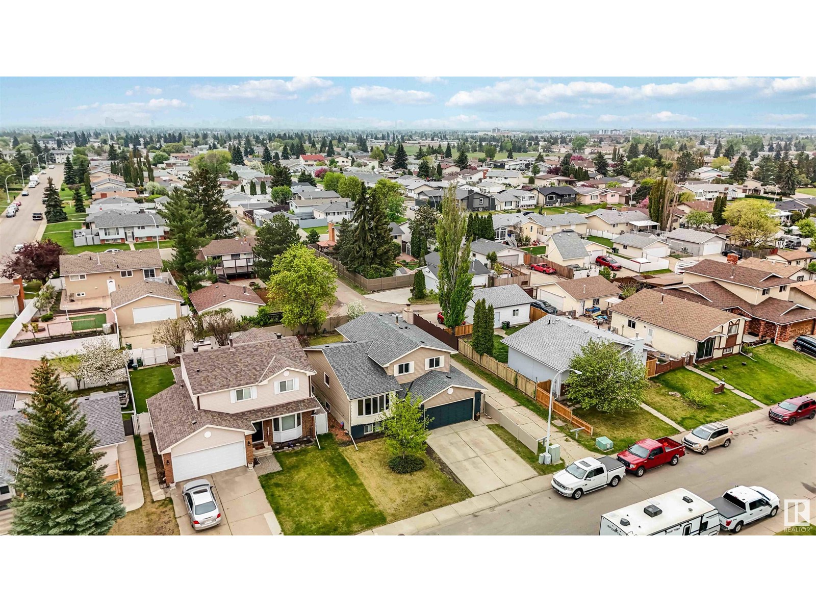 8319 152B AV NW