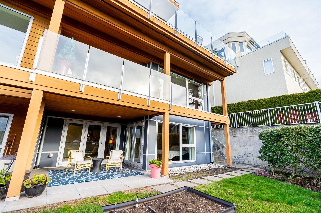 14976 BEACHVIEW AVENUE