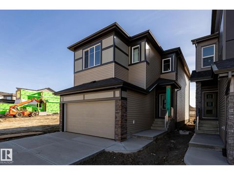 2631 5 AV SW Edmonton AB T6X3J1