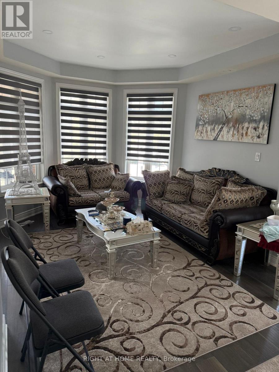 29 LAURENTIDE CRESCENT