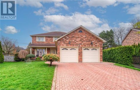 102 WALLACE Drive Cambridge ON N1T1K8