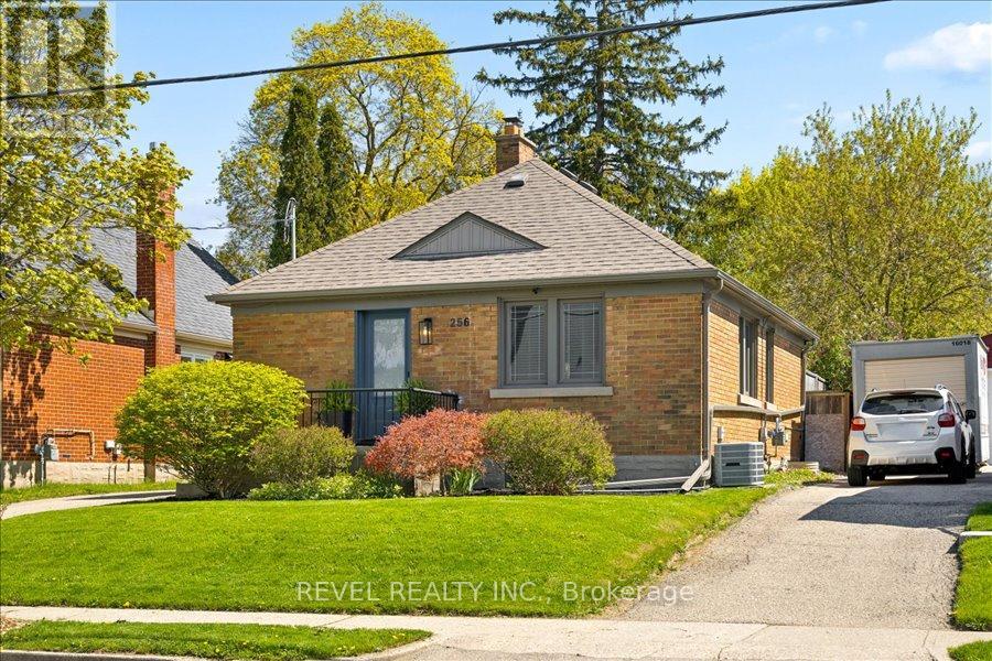 256 BOWMAN STREET