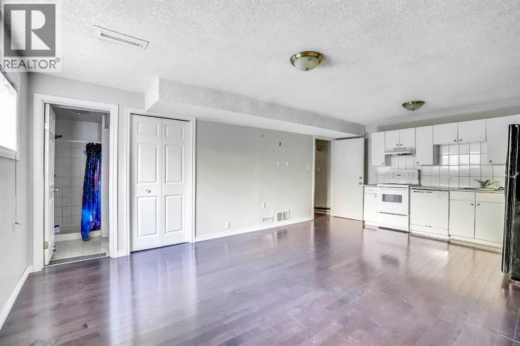 185 Cornwallis Drive NW