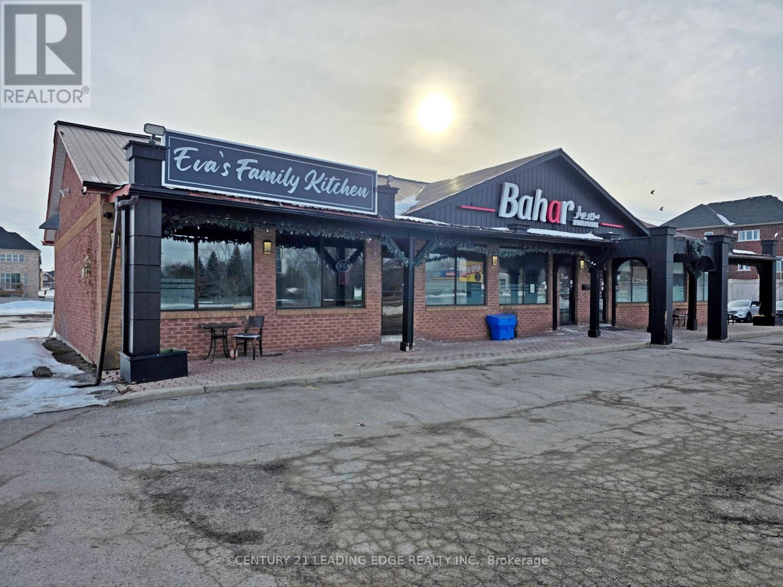 591 THE QUEENSWAY SOUTH