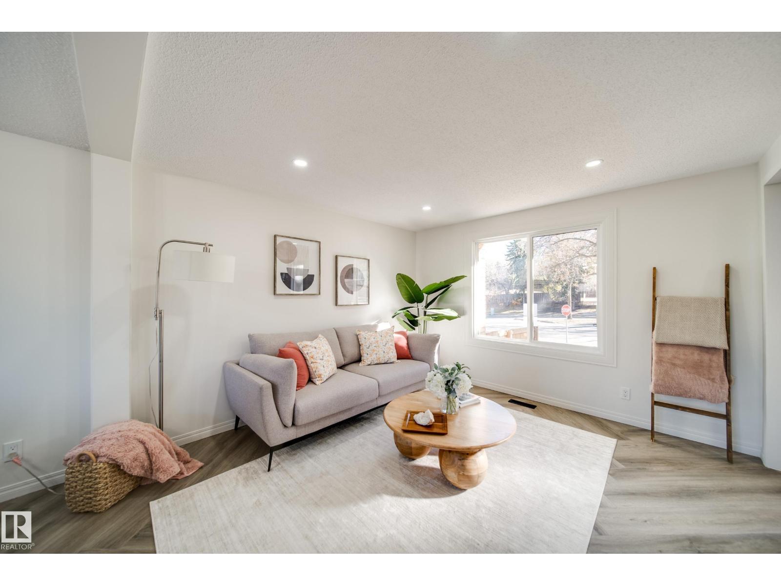 289 RIDGEWOOD