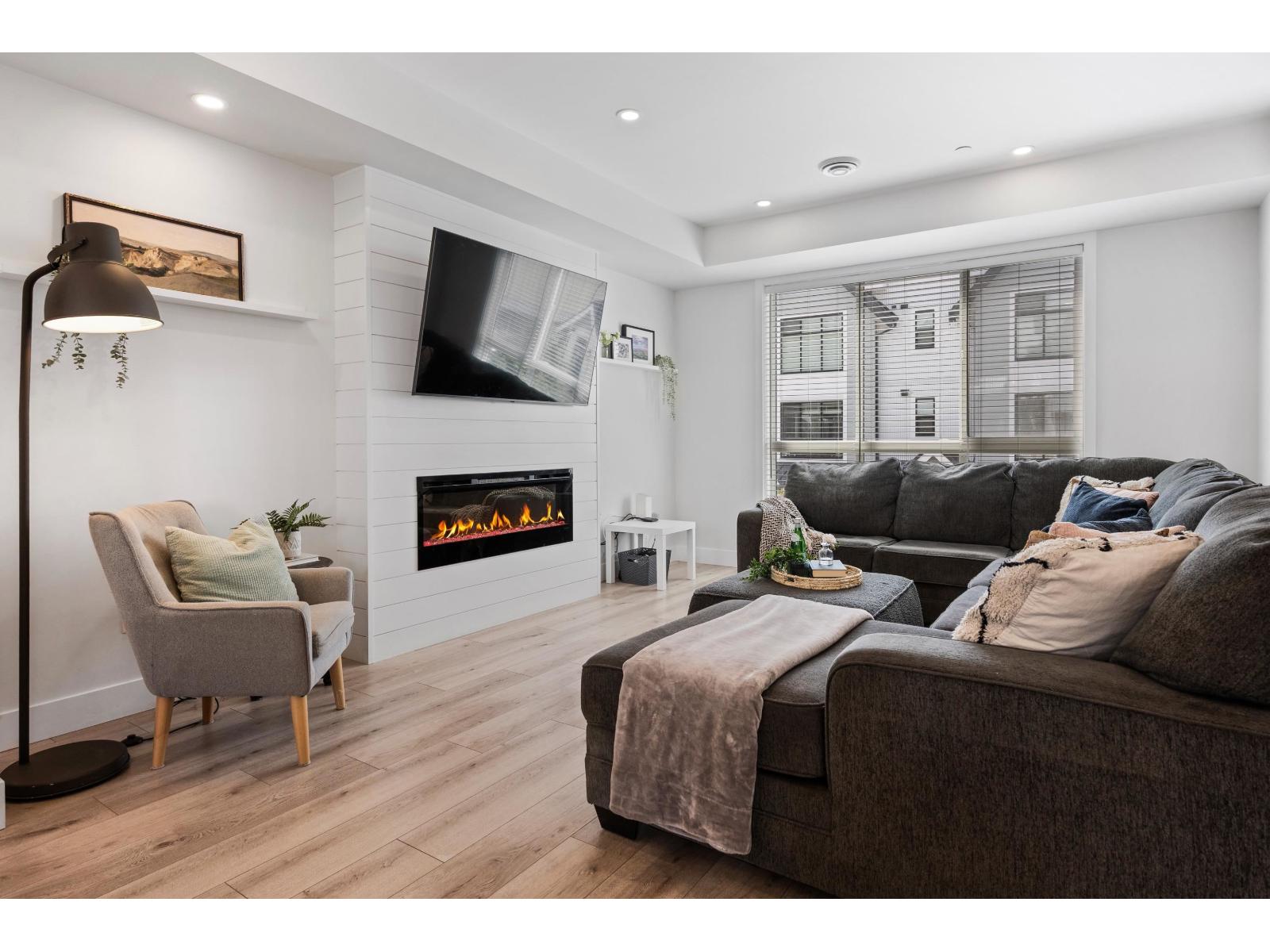 154 46211 PROMONTORY ROAD|Sardis South
