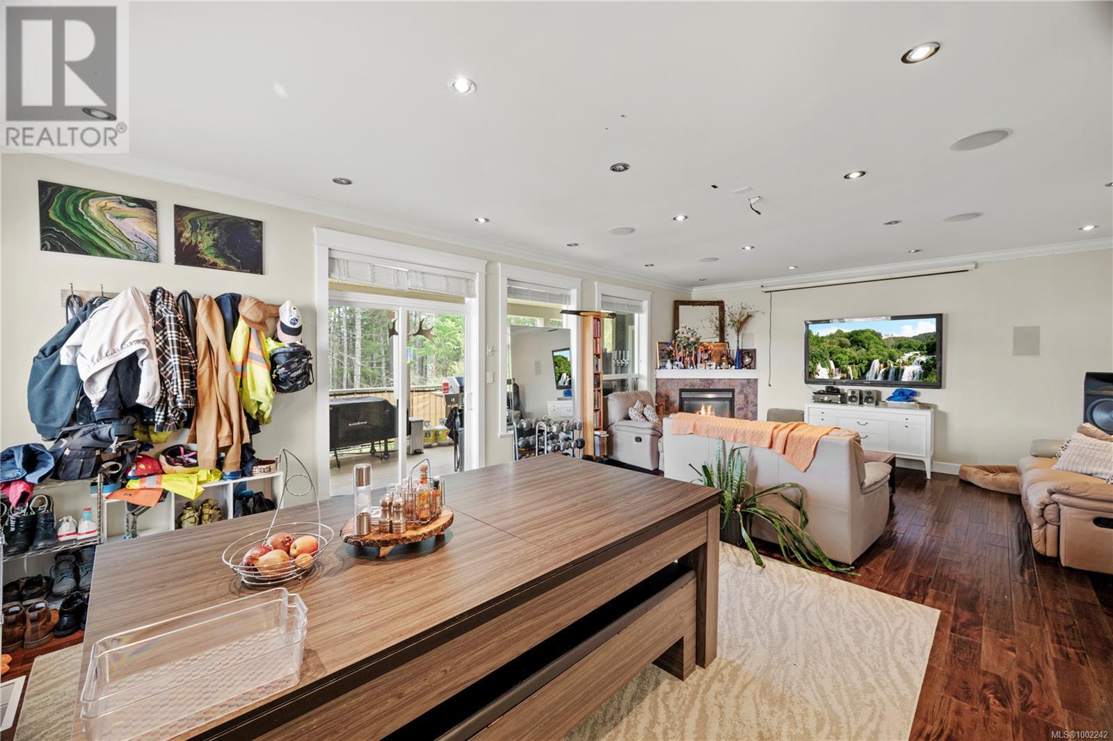 3747 Ridge Pond Dr