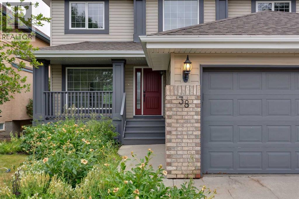 38 Tuscany Hills Crescent NW