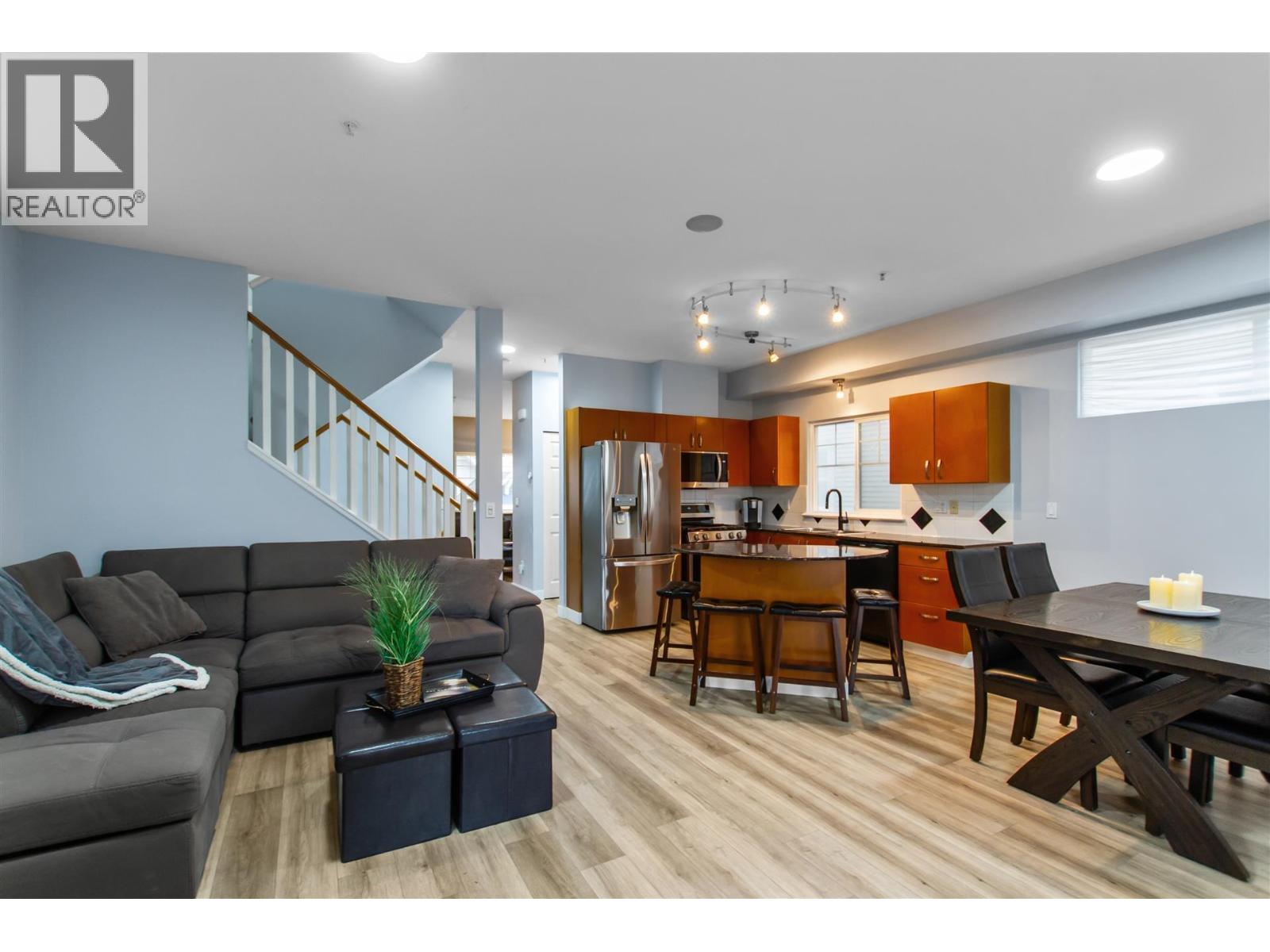 9 1108 RIVERSIDE CLOSE