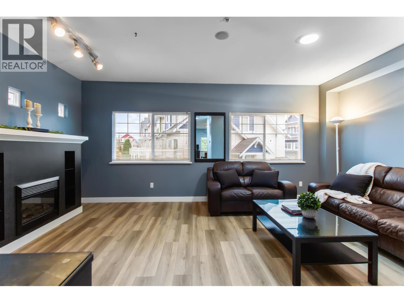 9 1108 RIVERSIDE CLOSE